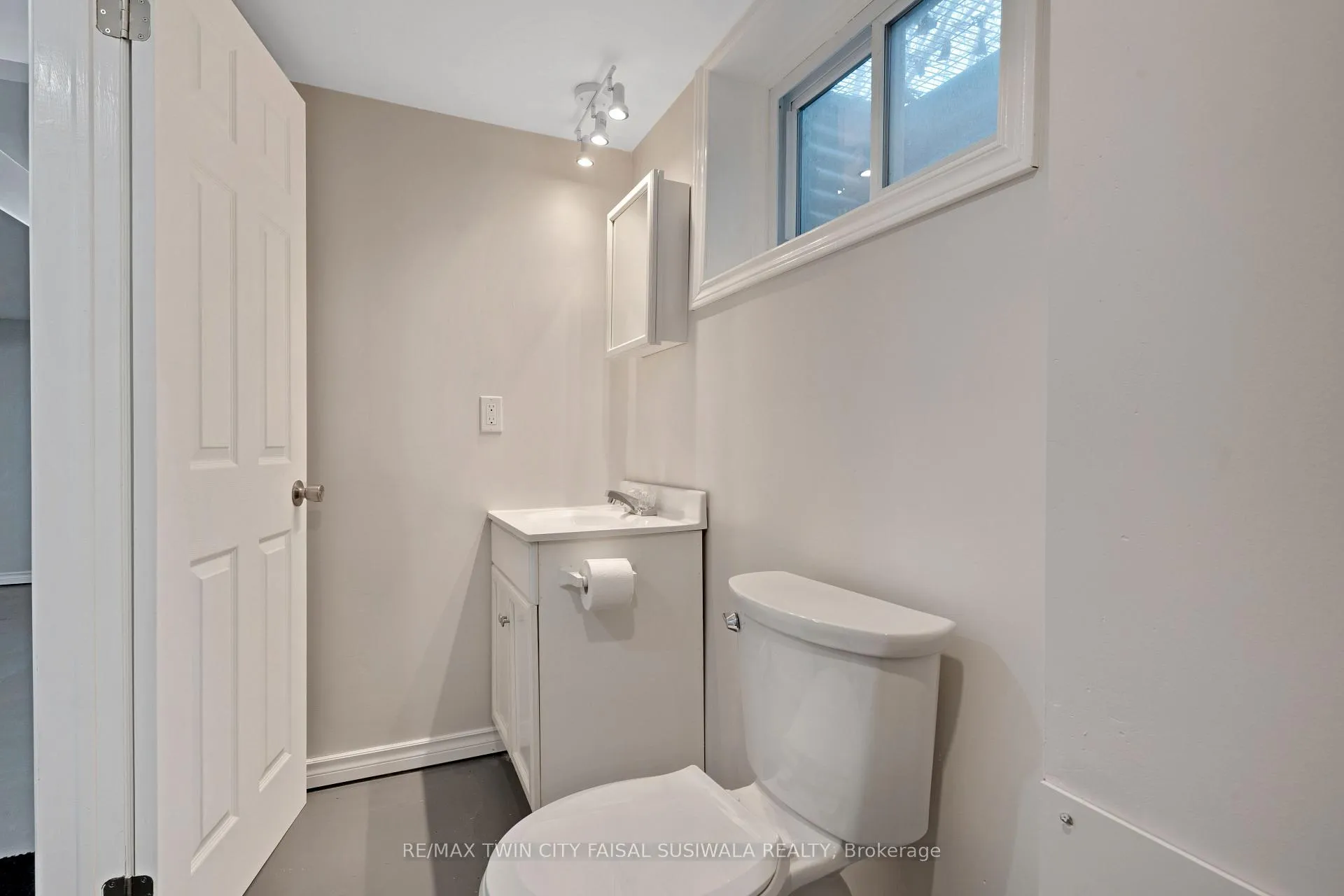 Photo 35 of 460 Bishop Street N, Cambridge — HOMEH