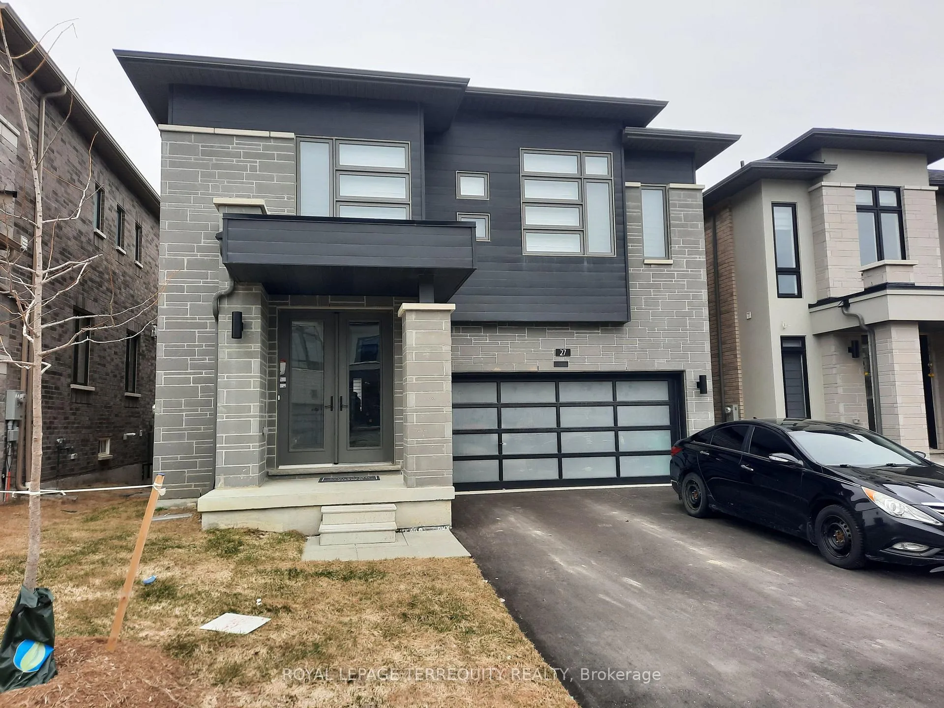 Front of 27 Keyworth Crescent