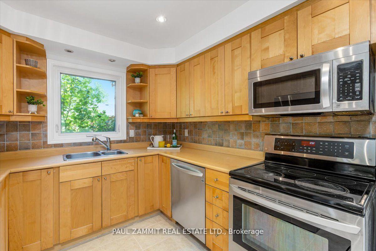 Photo 7 of 70 Braeburn Drive, Markham, Aileen-Willowbrook — HOMEH