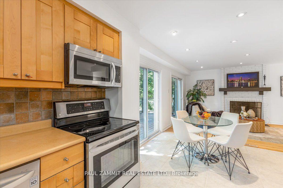 Photo 8 of 70 Braeburn Drive, Markham, Aileen-Willowbrook — HOMEH