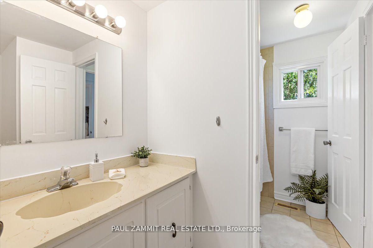 Photo 17 of 70 Braeburn Drive, Markham, Aileen-Willowbrook — HOMEH