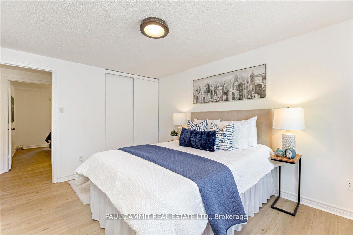 Photo 19 of 70 Braeburn Drive, Markham, Aileen-Willowbrook — HOMEH