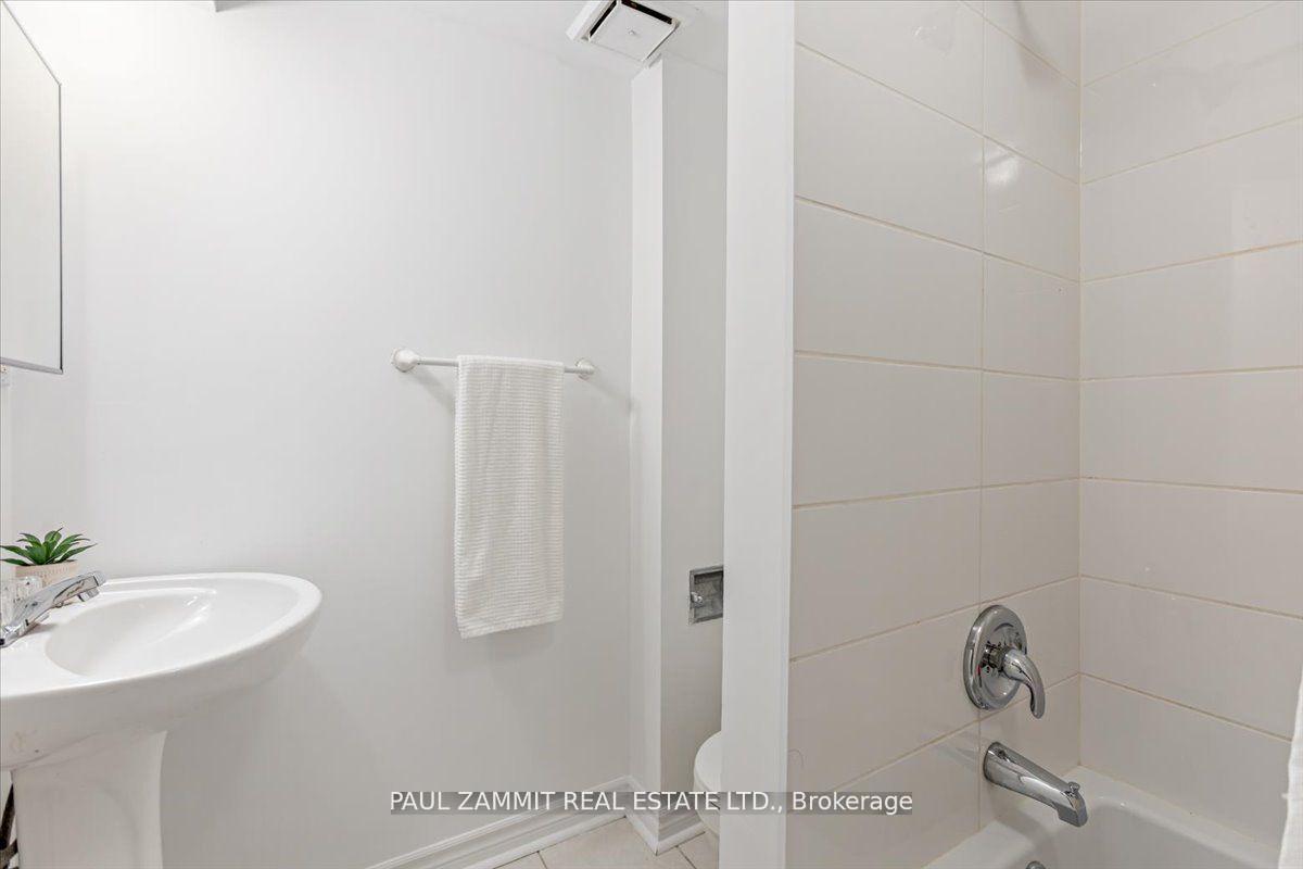 Photo 28 of 70 Braeburn Drive, Markham, Aileen-Willowbrook — HOMEH