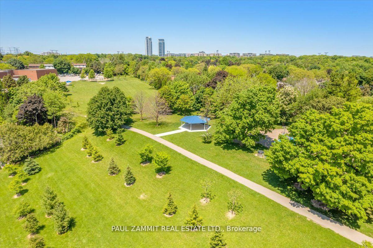 Photo 35 of 70 Braeburn Drive, Markham, Aileen-Willowbrook — HOMEH