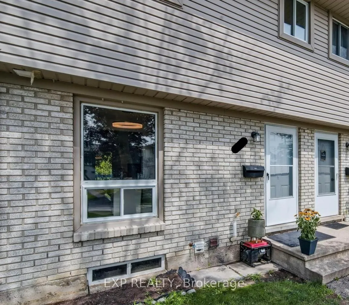 Photo 1 of Unit 24, 700 Paisley Road, Guelph, Willow West/Sugarbush/West Acres — HOMEH