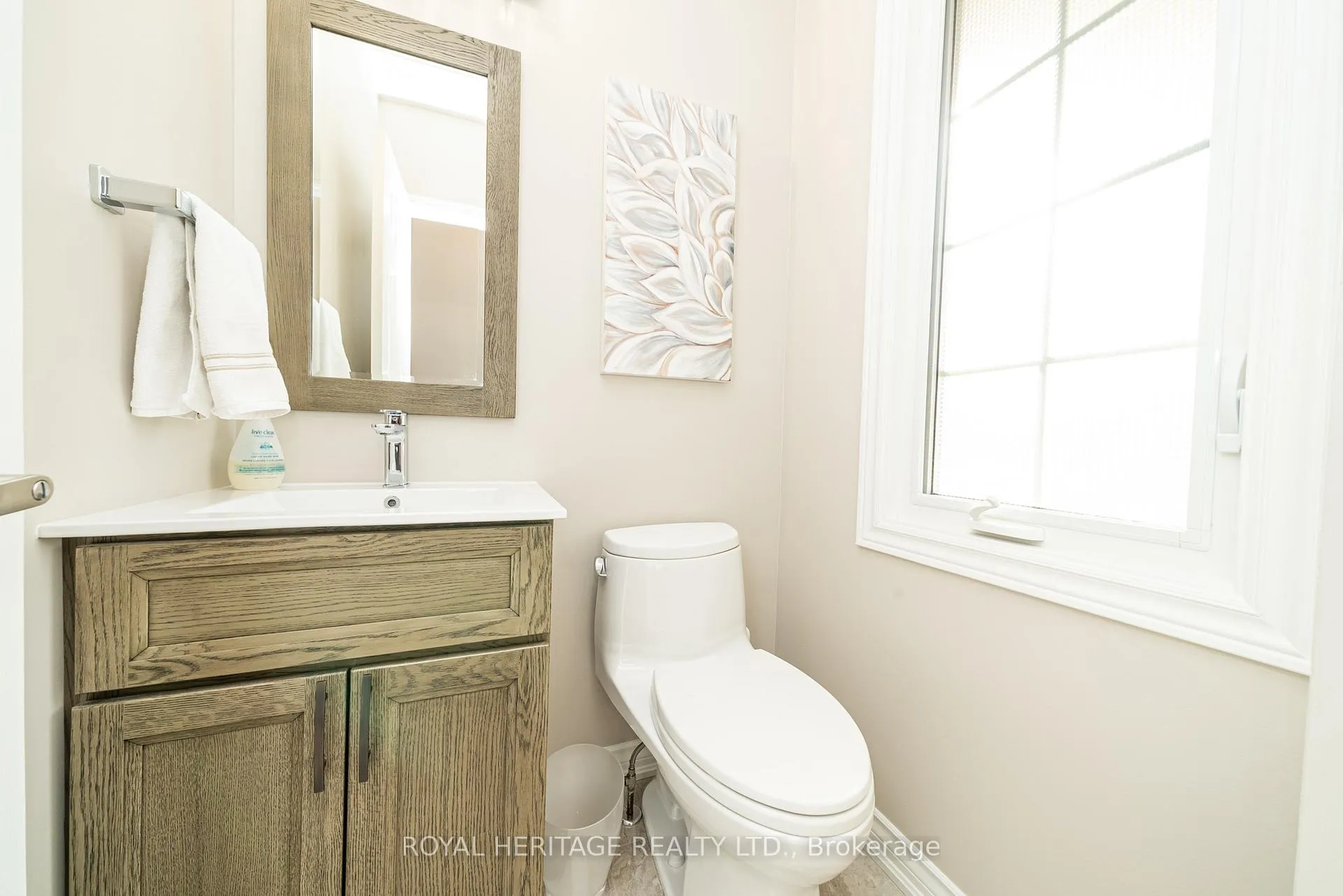 Photo 14 of Unit 201, 10 Bassett Boulevard, Whitby, Pringle Creek — HOMEH