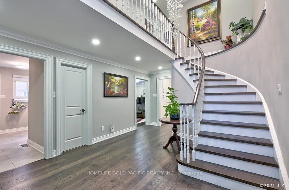 Photo 4 of 48 Havagal Crescent, Markham, Markville — HOMEH