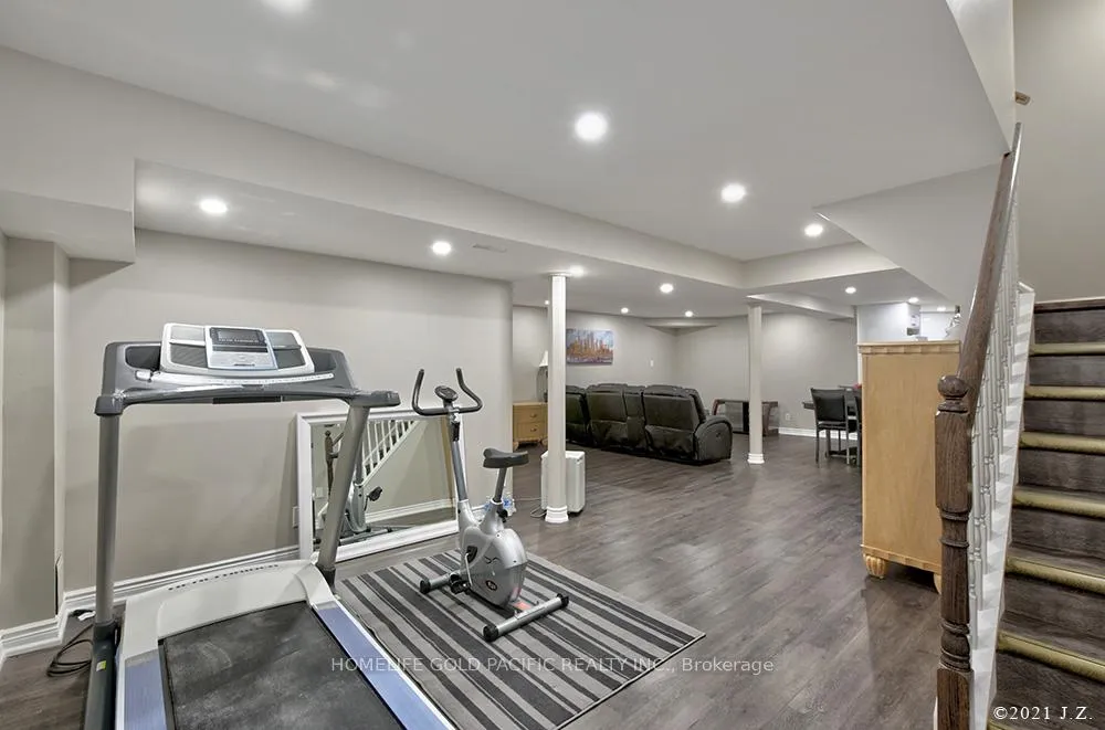 Photo 30 of 48 Havagal Crescent, Markham, Markville — HOMEH