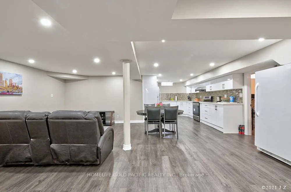 Photo 31 of 48 Havagal Crescent, Markham, Markville — HOMEH