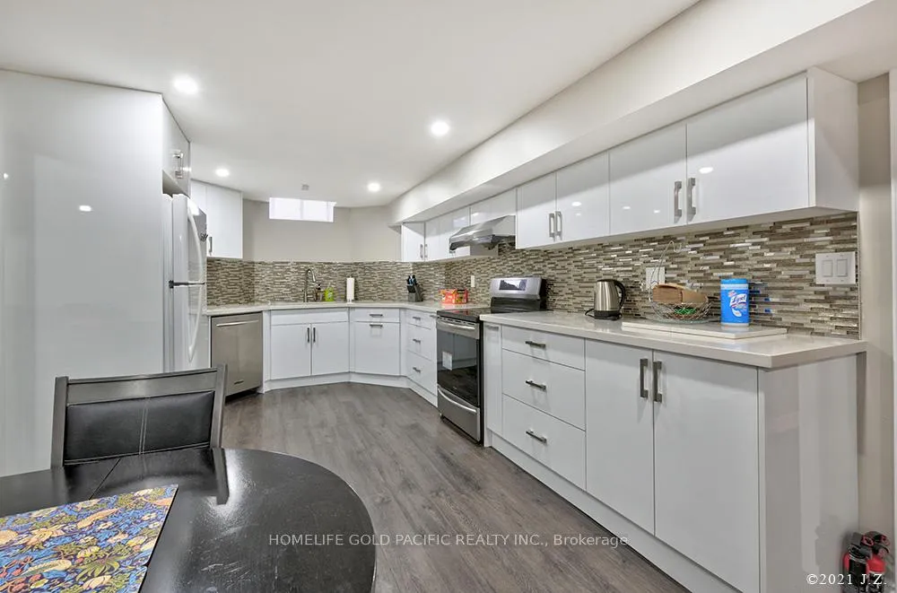 Photo 32 of 48 Havagal Crescent, Markham, Markville — HOMEH