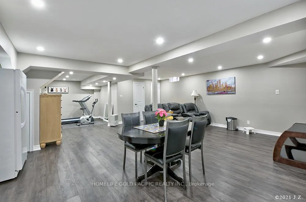 Photo 33 of 48 Havagal Crescent, Markham, Markville — HOMEH