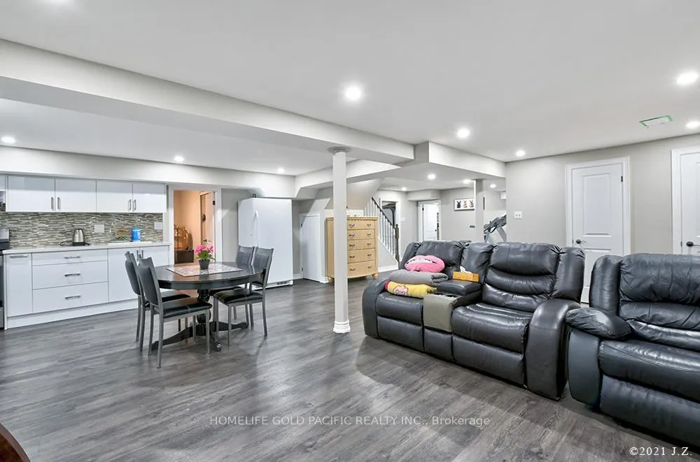 Photo 34 of 48 Havagal Crescent, Markham, Markville — HOMEH
