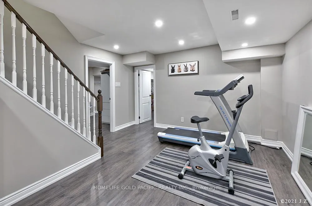 Photo 36 of 48 Havagal Crescent, Markham, Markville — HOMEH