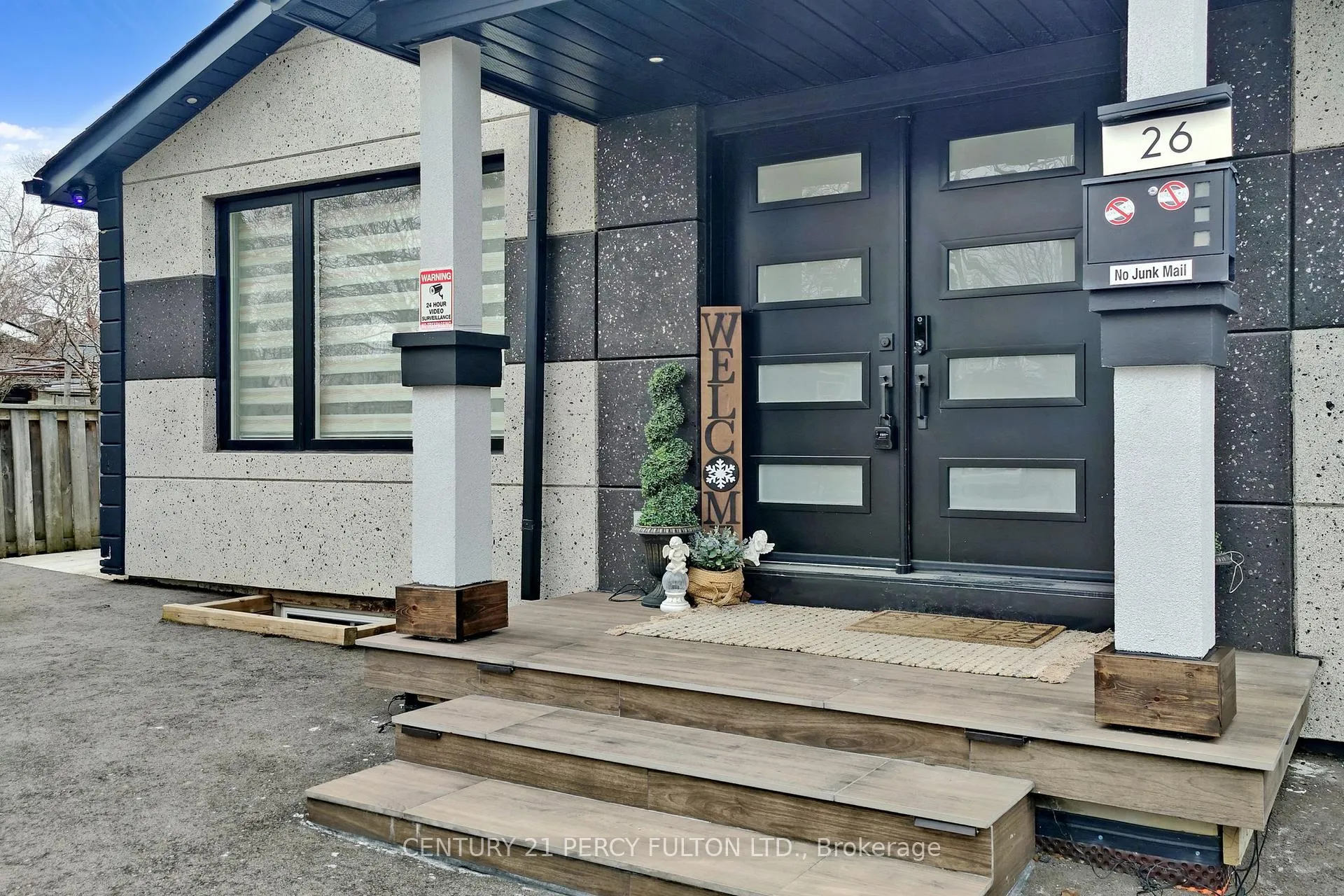 Photo 3 of 26 Farley Crescent, Etobicoke, Willowridge-Martingrove-Richview — HOMEH
