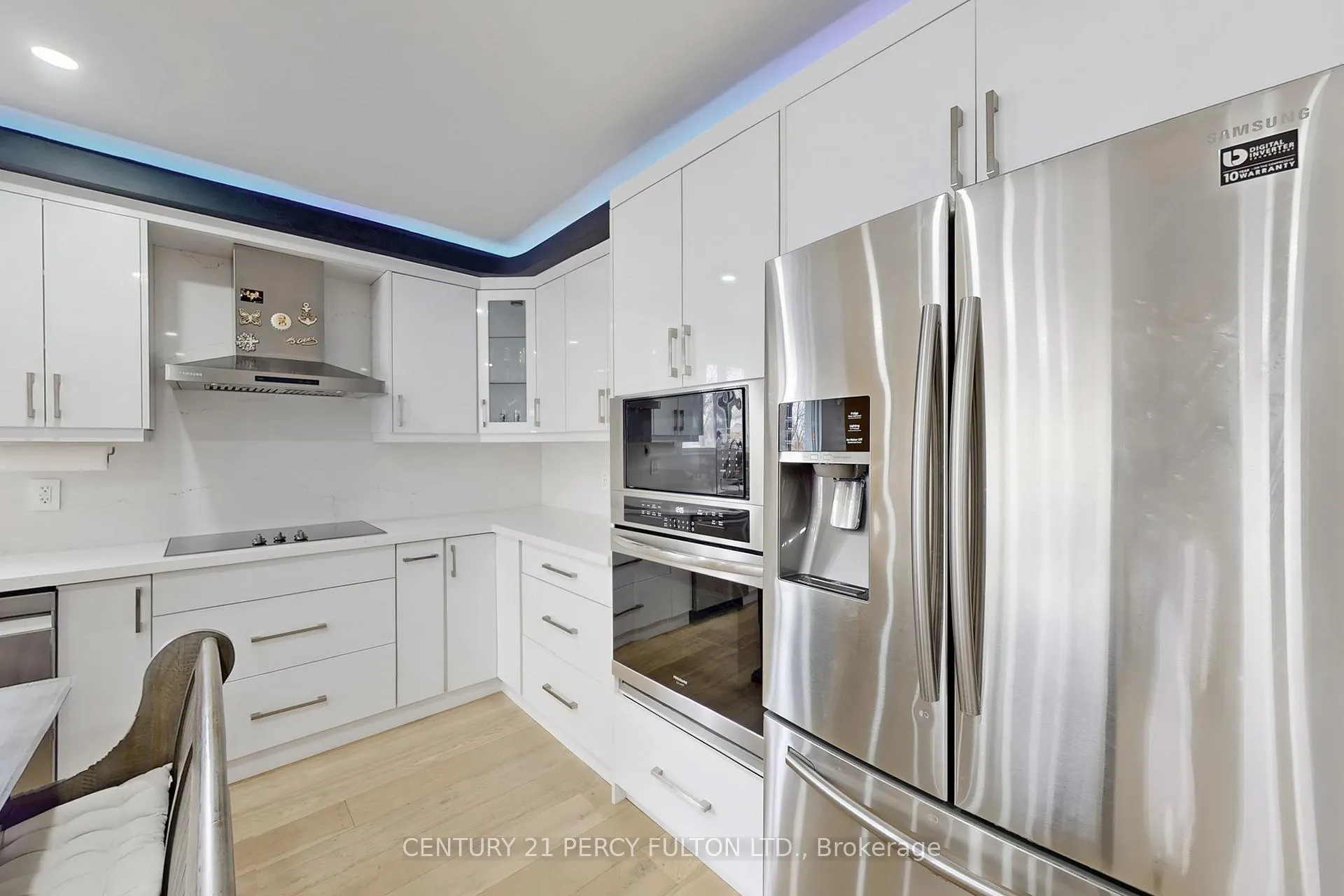 Photo 14 of 26 Farley Crescent, Etobicoke, Willowridge-Martingrove-Richview — HOMEH