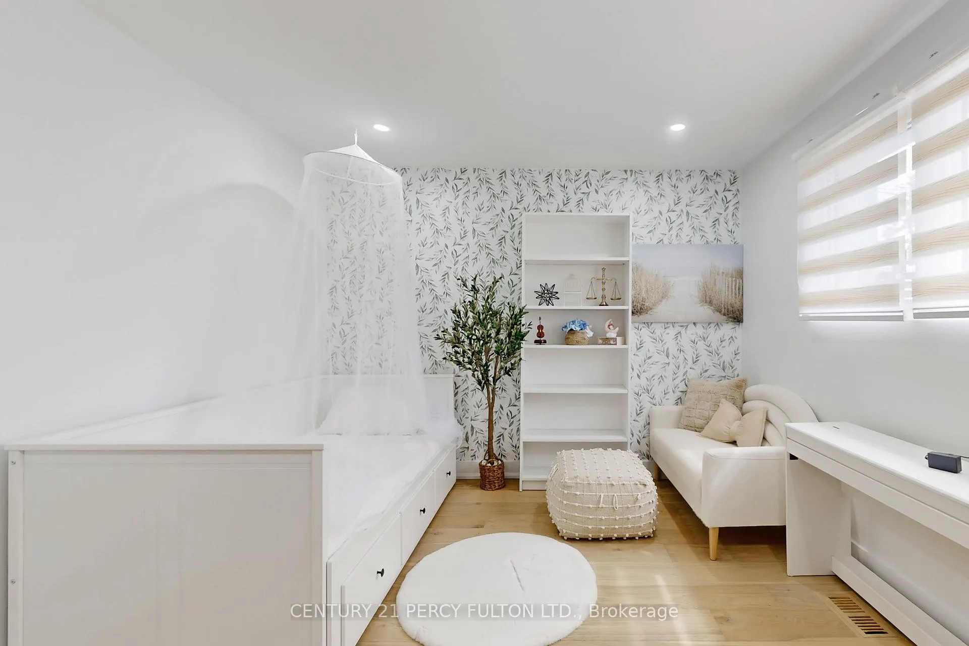 Photo 21 of 26 Farley Crescent, Etobicoke, Willowridge-Martingrove-Richview — HOMEH