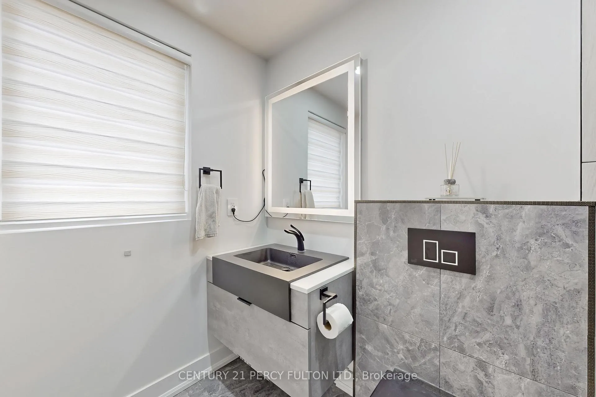 Photo 26 of 26 Farley Crescent, Etobicoke, Willowridge-Martingrove-Richview — HOMEH