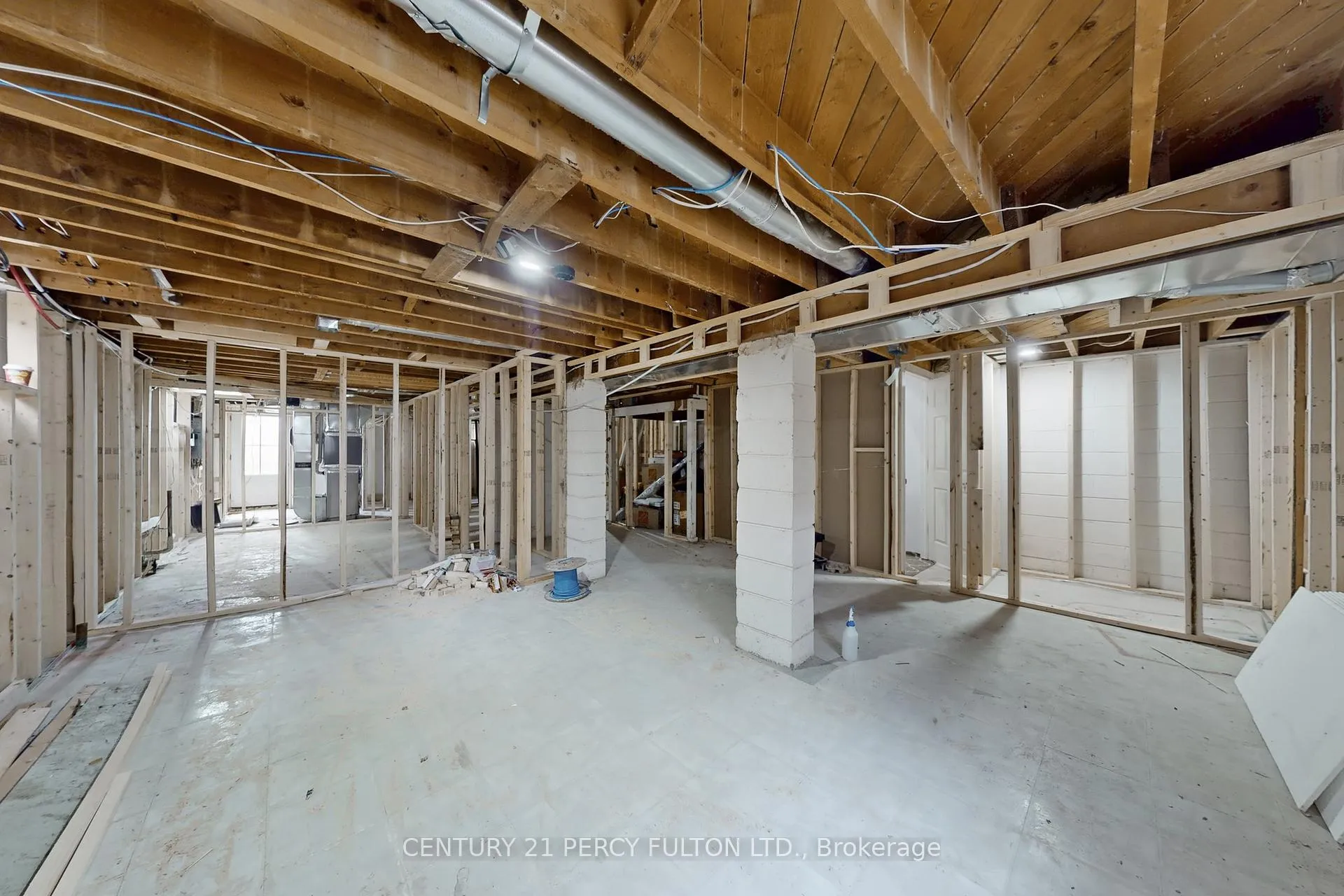 Photo 29 of 26 Farley Crescent, Etobicoke, Willowridge-Martingrove-Richview — HOMEH