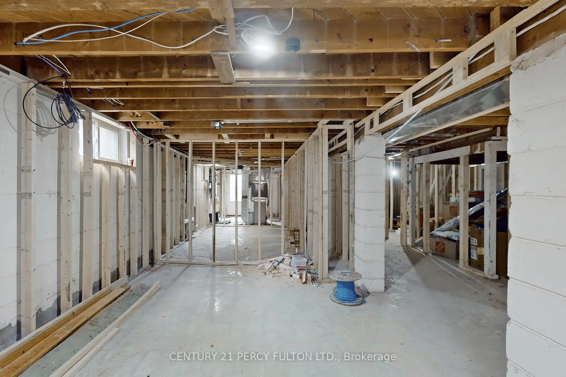 Photo 30 of 26 Farley Crescent, Etobicoke, Willowridge-Martingrove-Richview — HOMEH