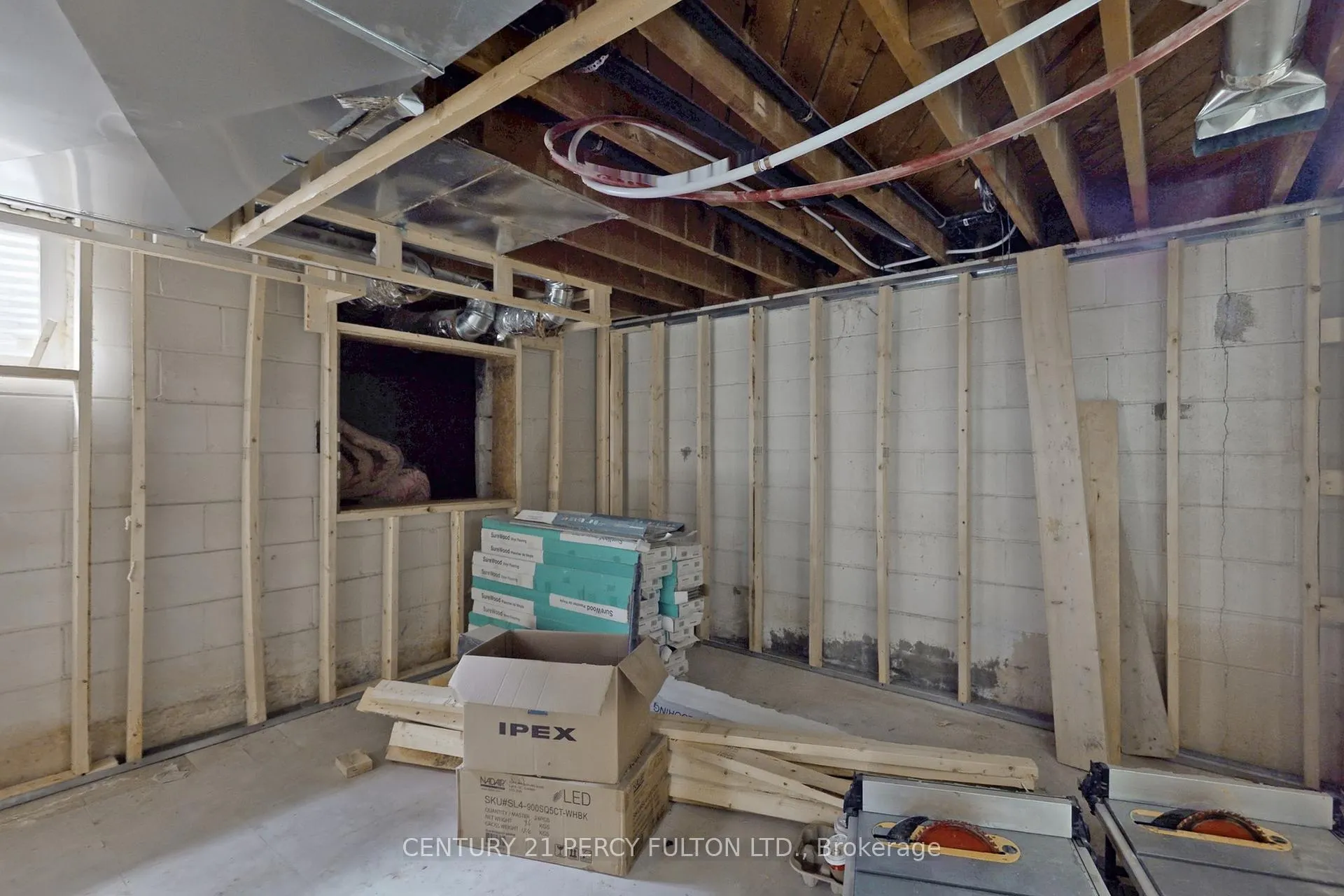 Photo 35 of 26 Farley Crescent, Etobicoke, Willowridge-Martingrove-Richview — HOMEH