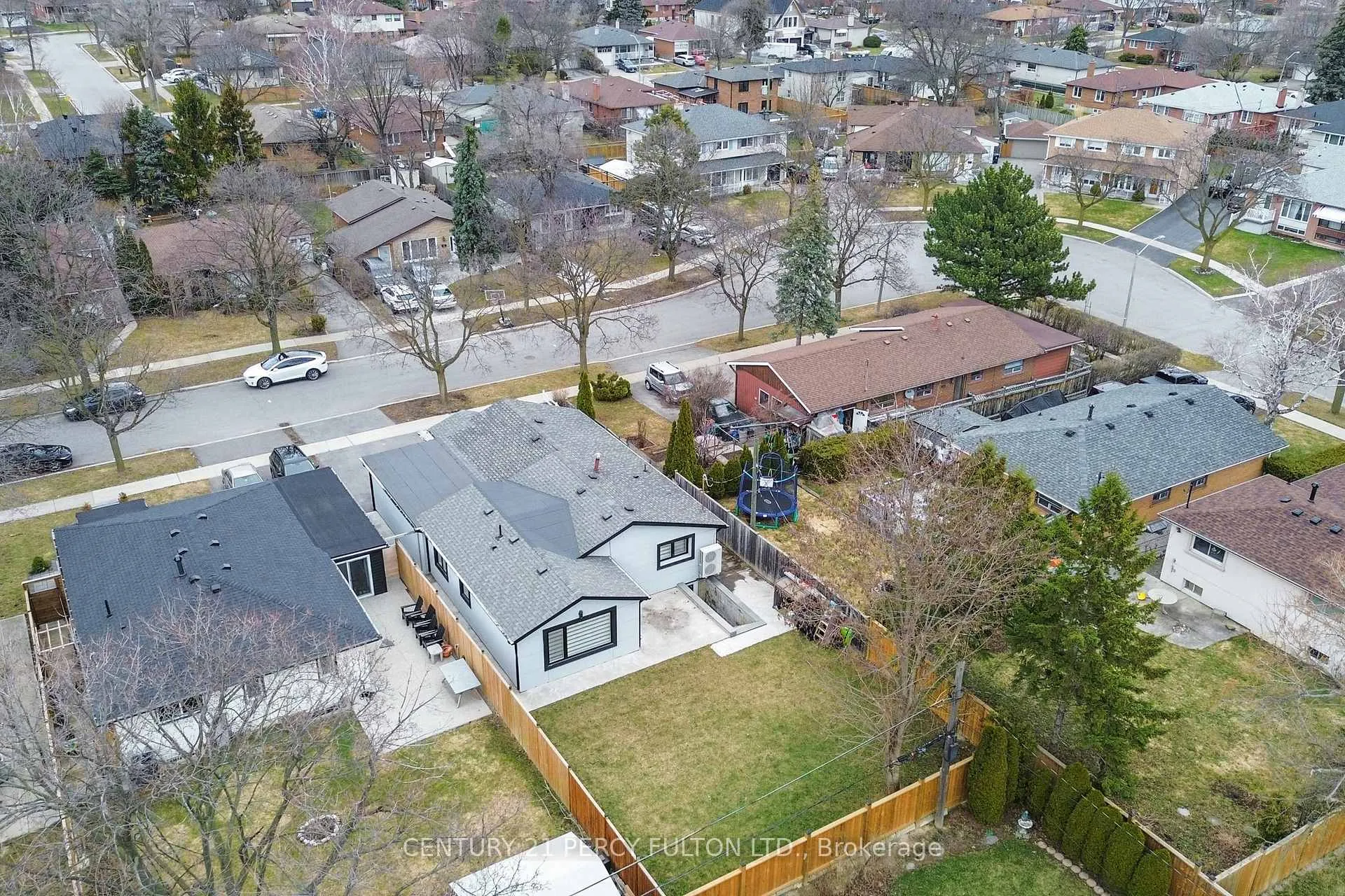 Photo 44 of 26 Farley Crescent, Etobicoke, Willowridge-Martingrove-Richview — HOMEH