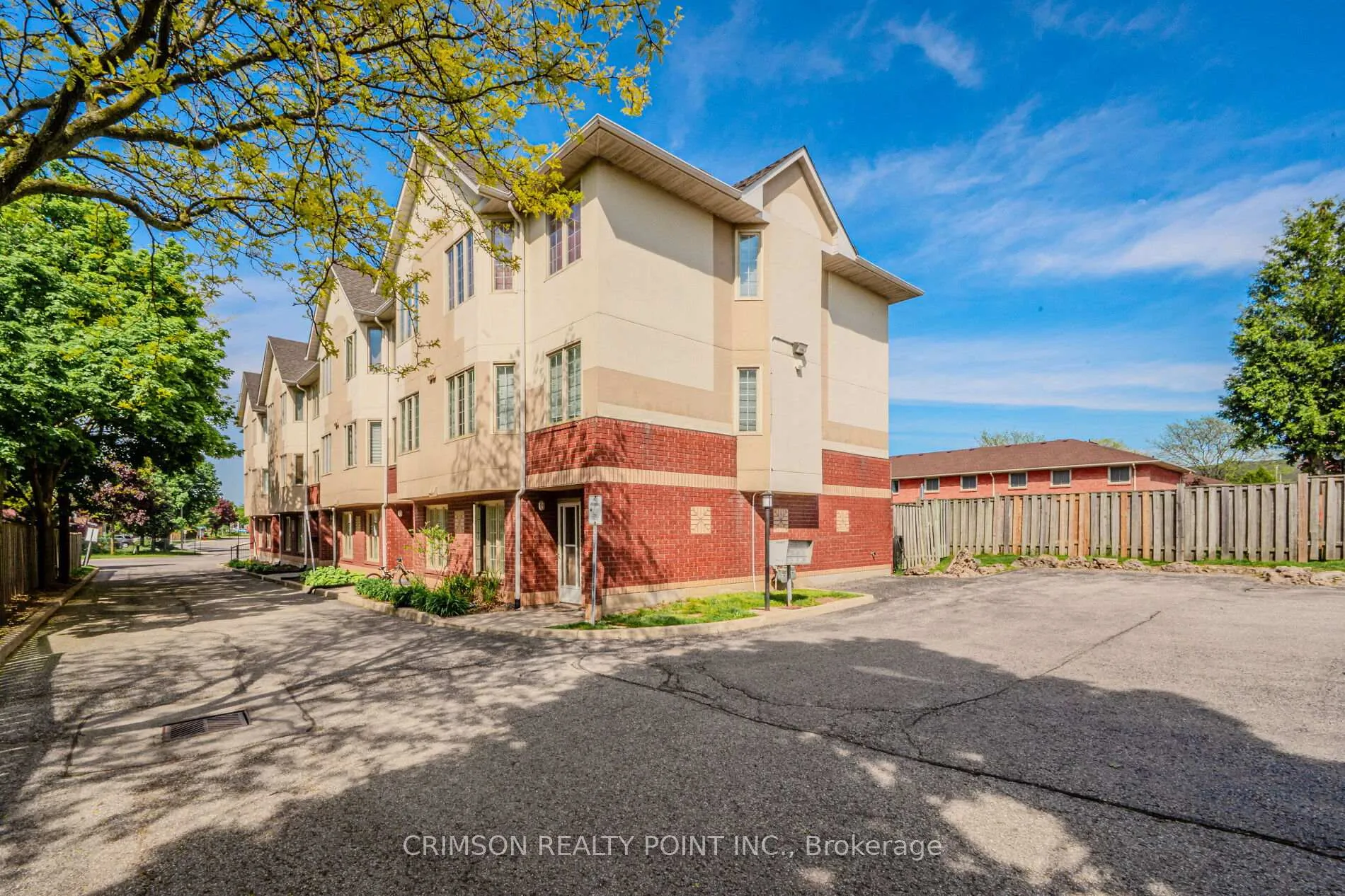 Photo 3 of Unit 7, 266 Limeridge Road E, Hamilton, Bruleville — HOMEH