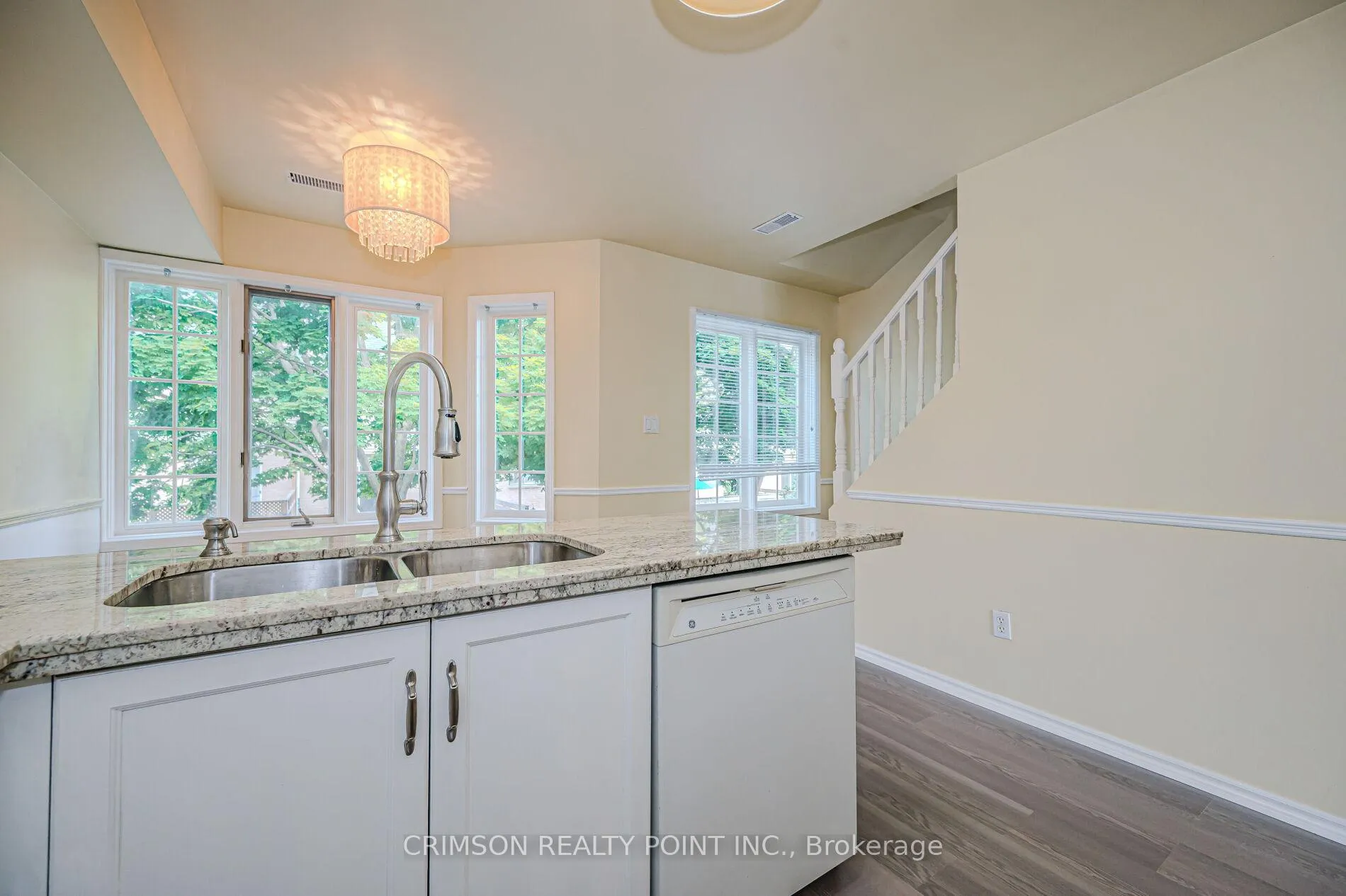 Photo 19 of Unit 7, 266 Limeridge Road E, Hamilton, Bruleville — HOMEH