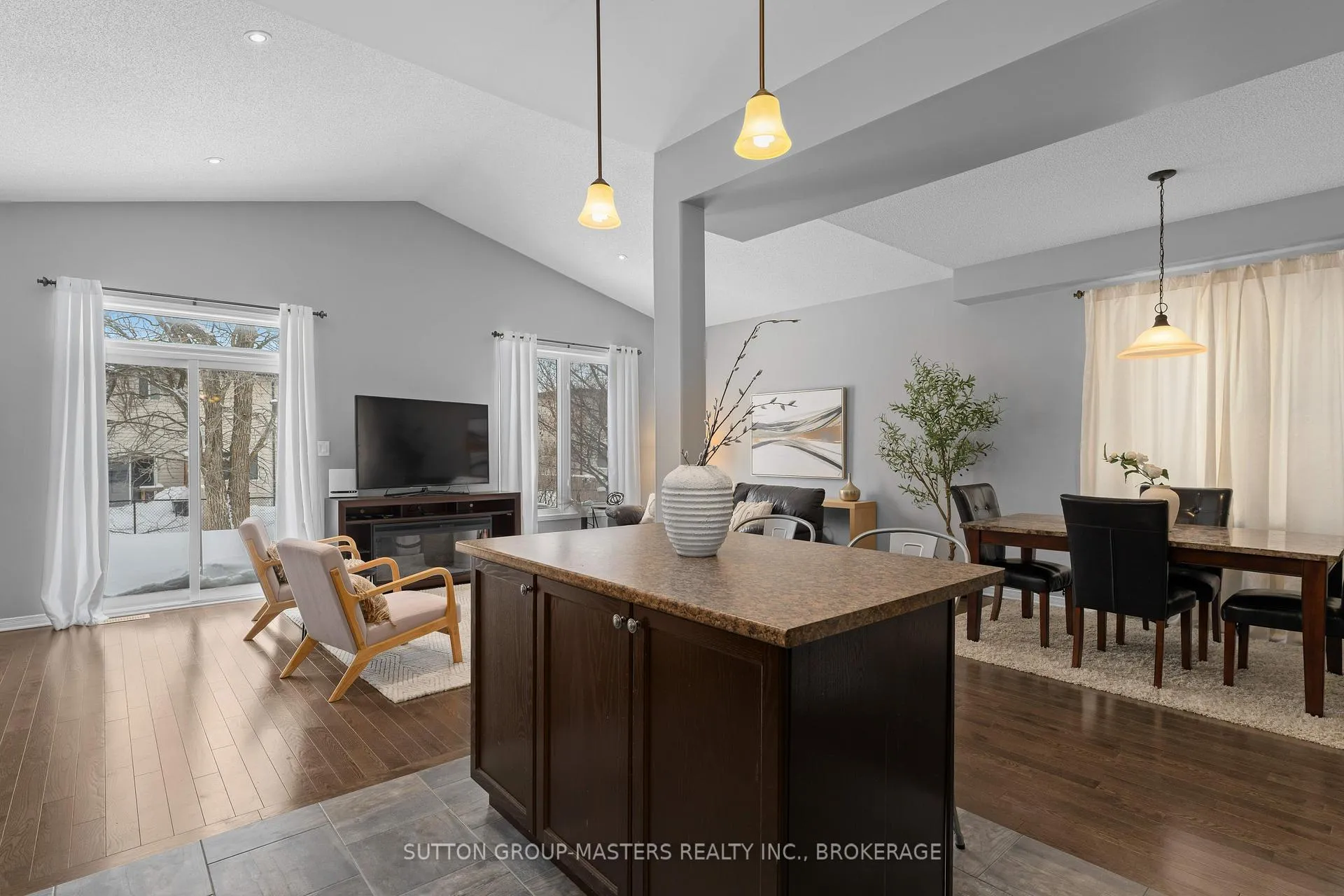Photo 12 of 1606 Crimson Crescent, Kingston, City Northwest — HOMEH