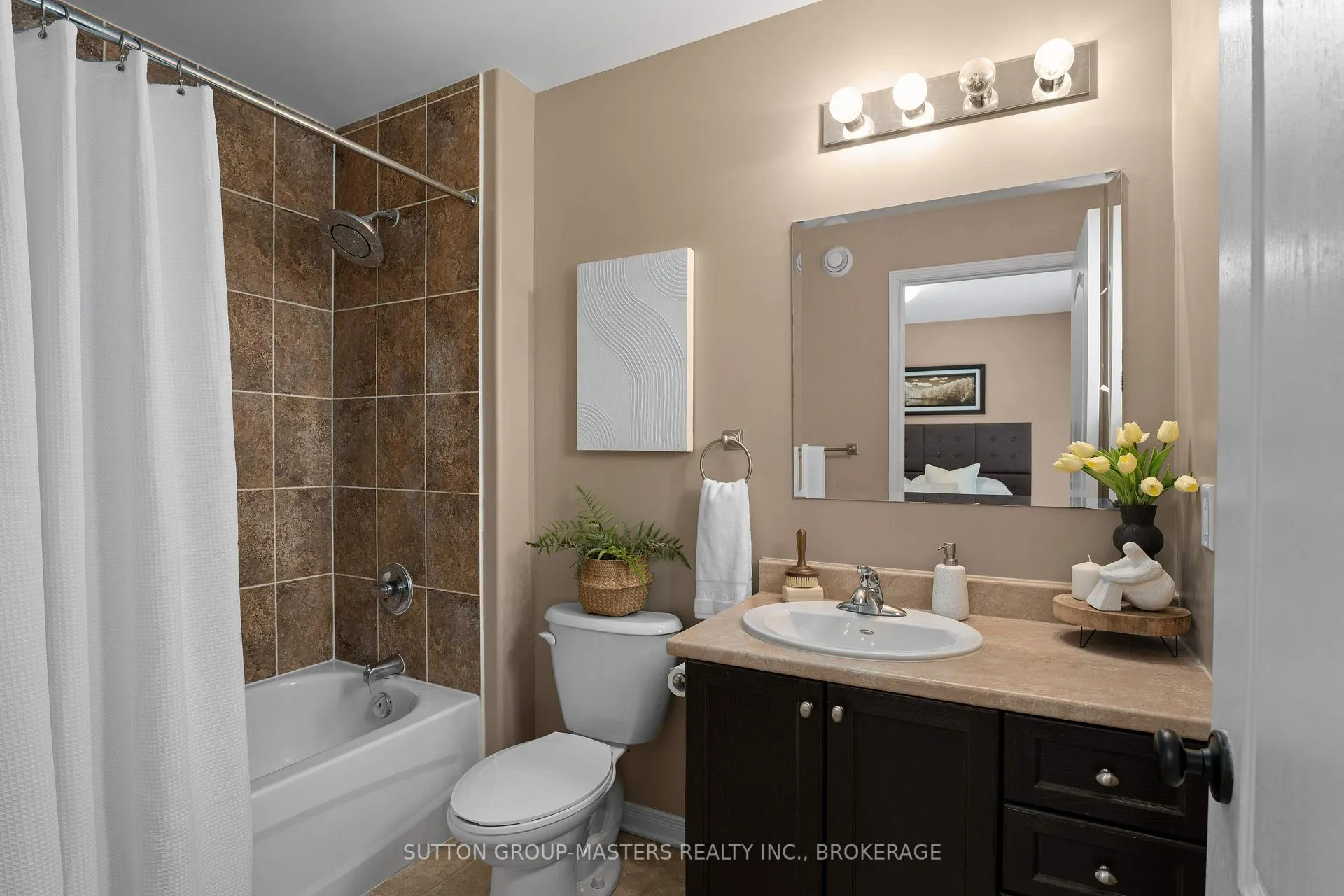 Photo 23 of 1606 Crimson Crescent, Kingston, City Northwest — HOMEH