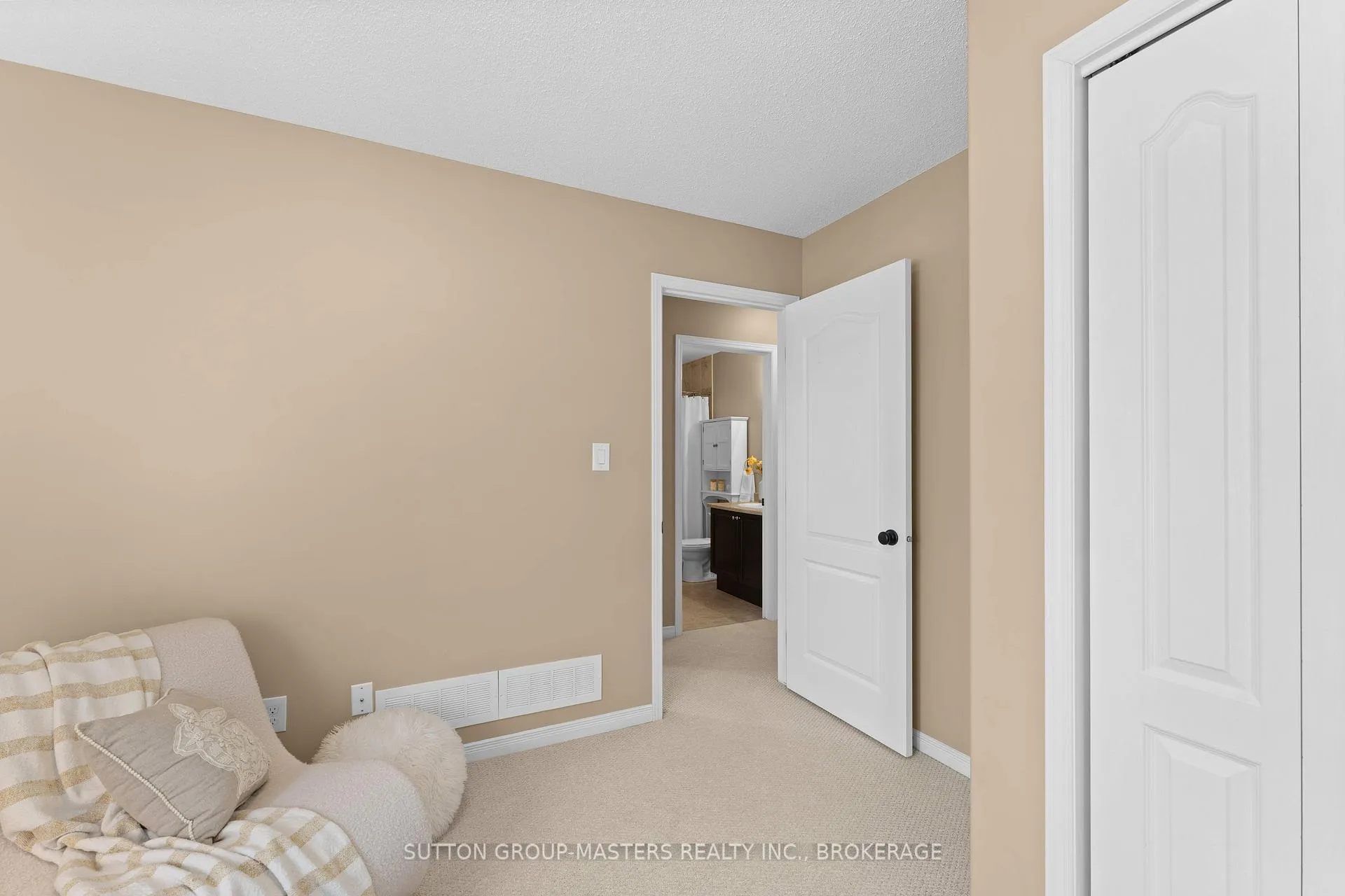 Photo 27 of 1606 Crimson Crescent, Kingston, City Northwest — HOMEH