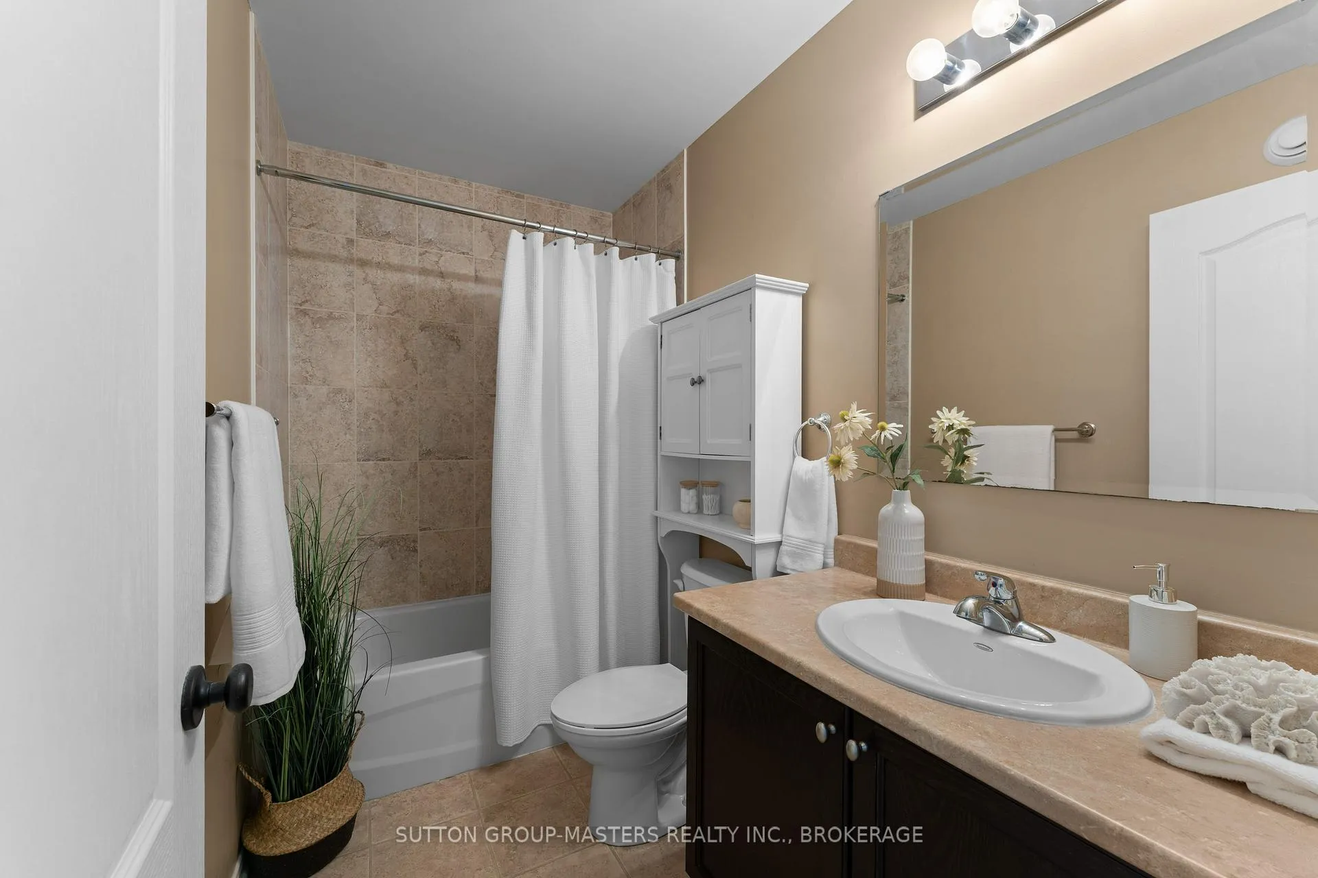 Photo 28 of 1606 Crimson Crescent, Kingston, City Northwest — HOMEH