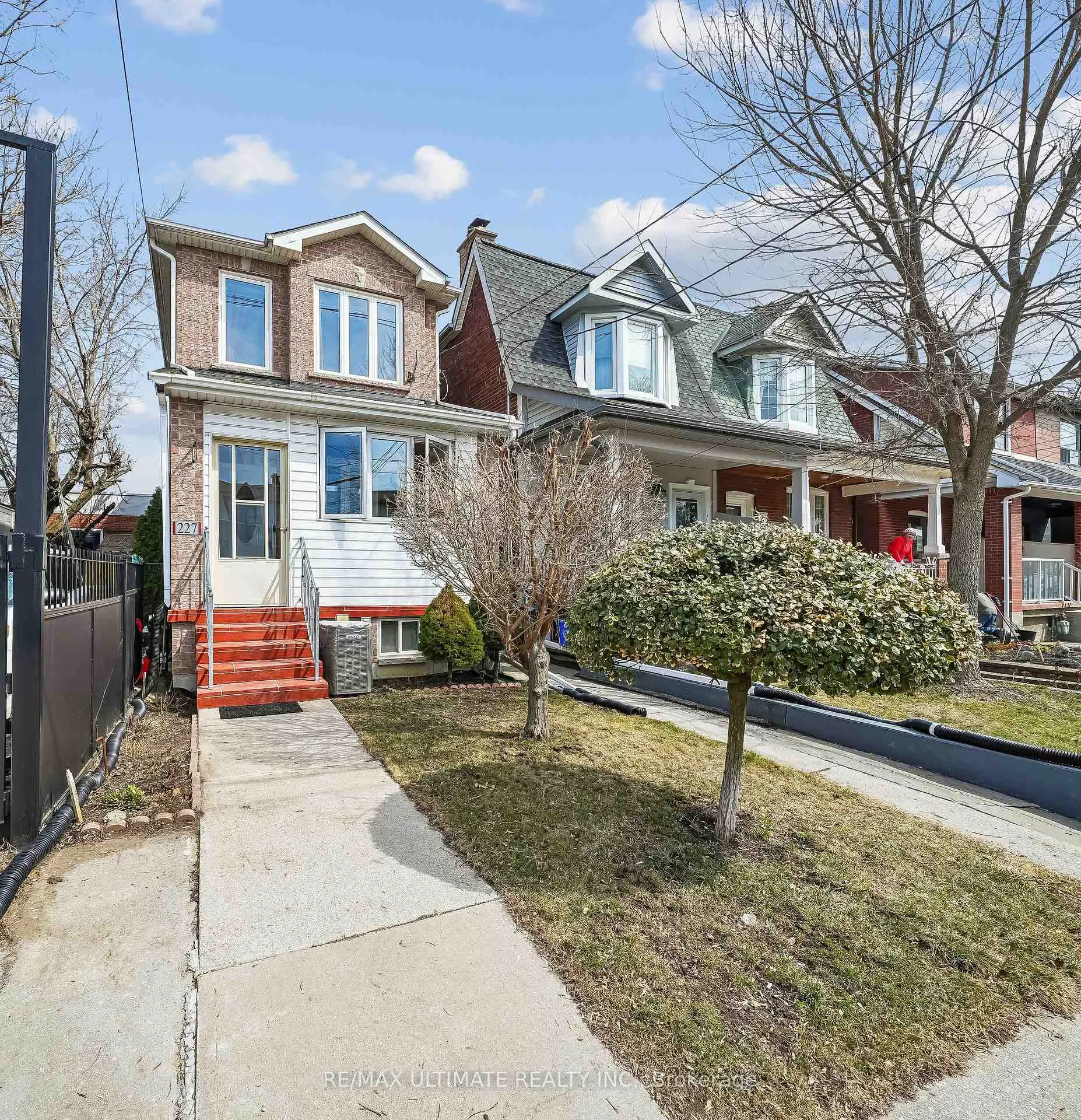 Front of 227 Earlscourt Avenue