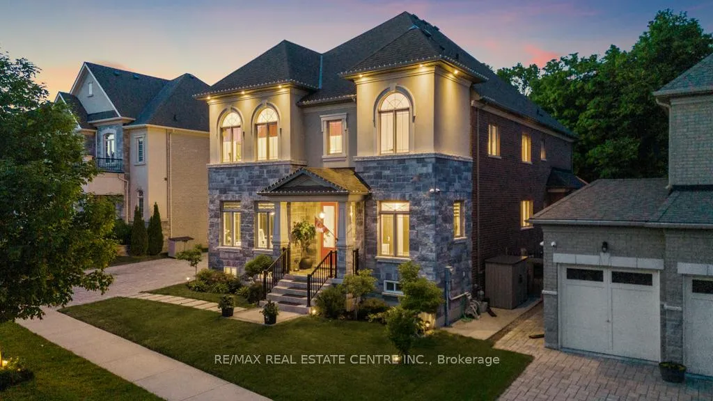 Photo 2 of 10 Crown Forest Court, Brampton, Bram West — HOMEH