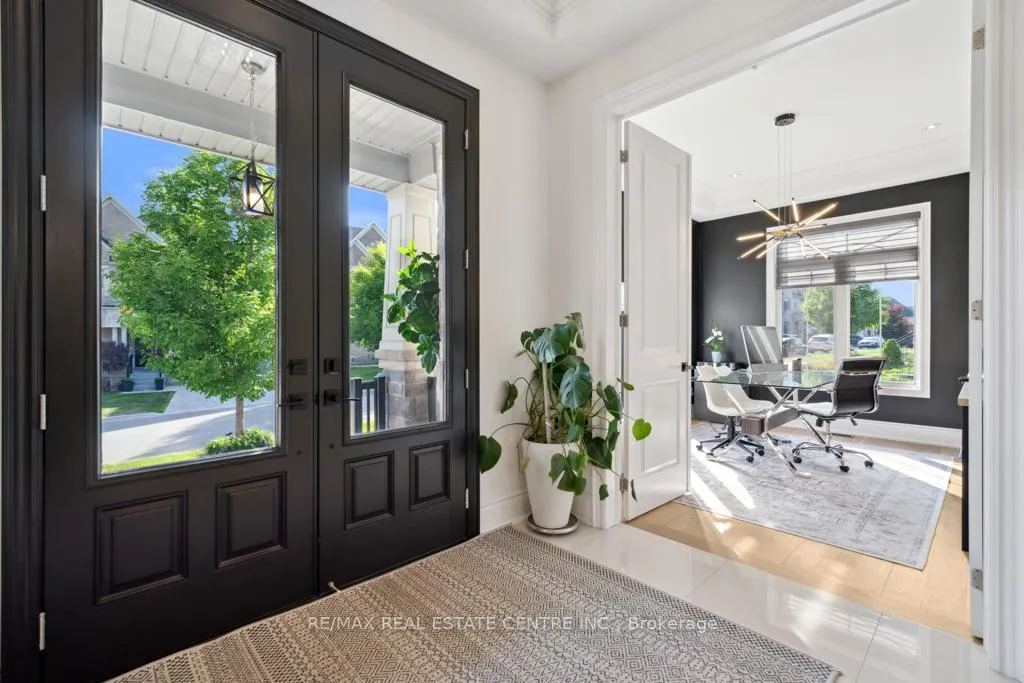 Photo 7 of 10 Crown Forest Court, Brampton, Bram West — HOMEH