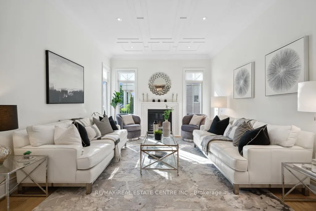 Photo 11 of 10 Crown Forest Court, Brampton, Bram West — HOMEH