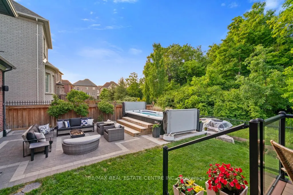 Photo 48 of 10 Crown Forest Court, Brampton, Bram West — HOMEH