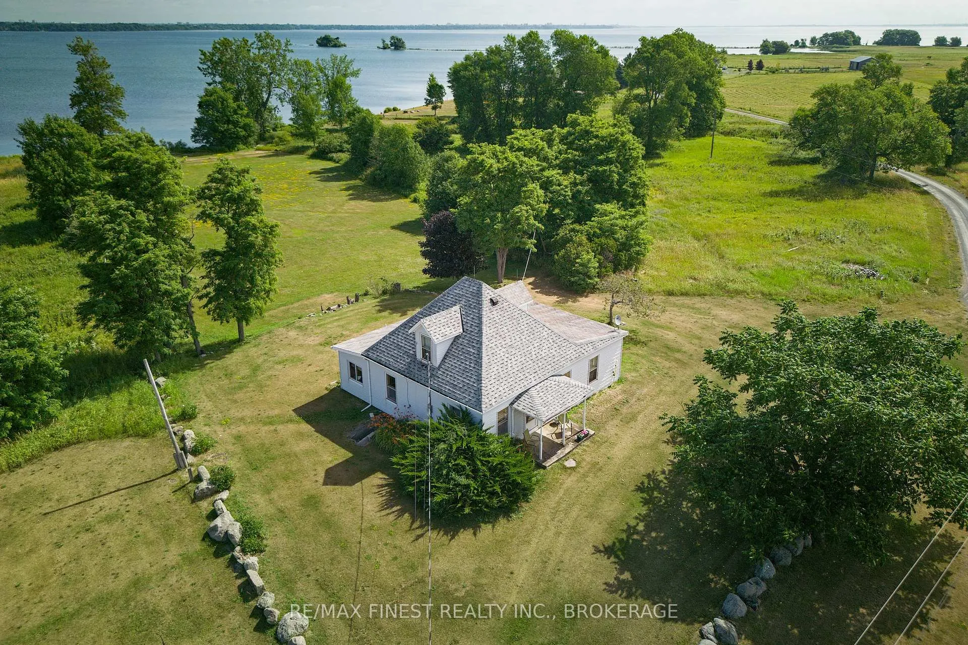 Photo 5 of 10 Front Road, Loyalist, Lennox and Addington - South — HOMEH