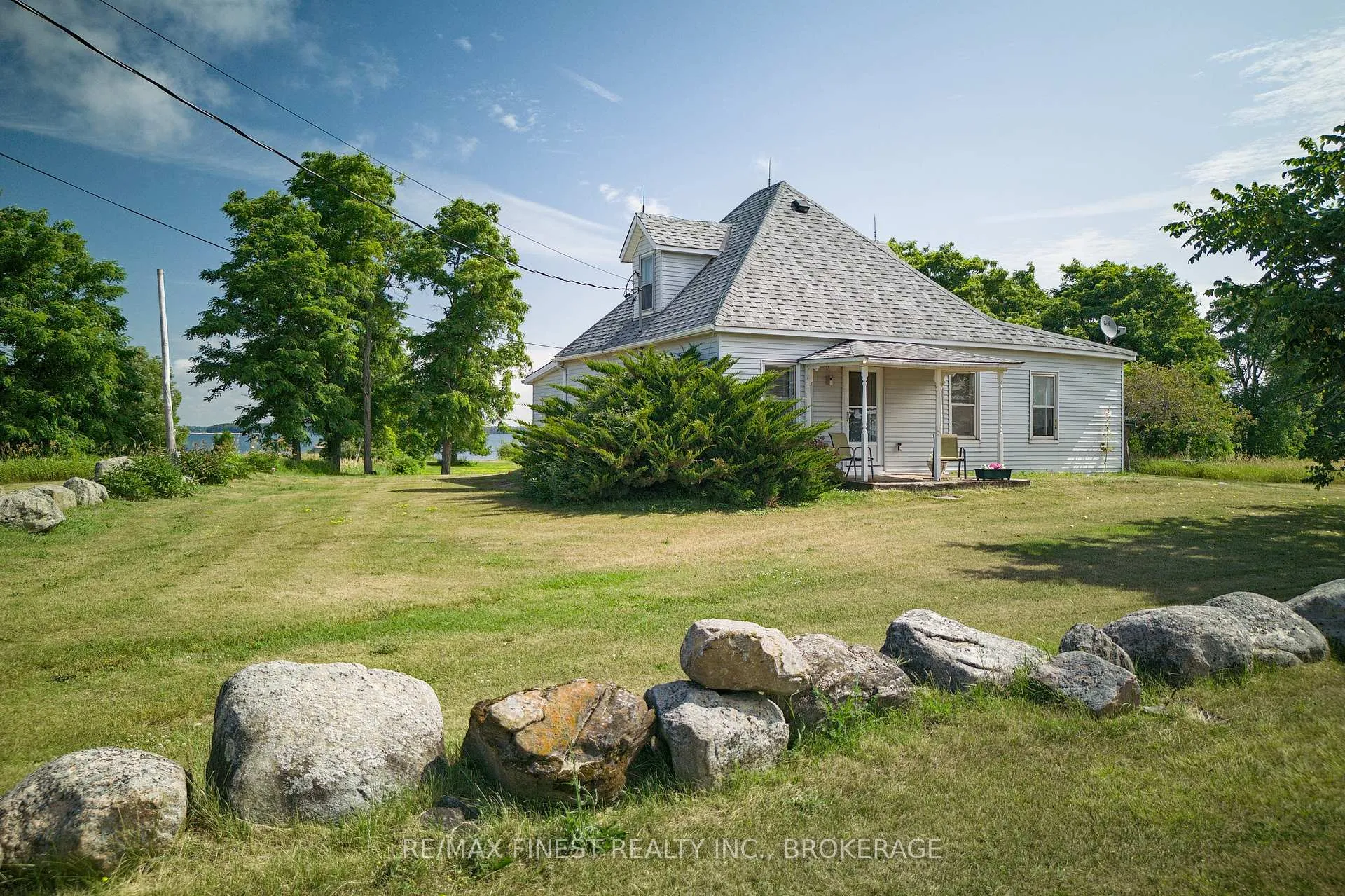 Photo 28 of 10 Front Road, Loyalist, Lennox and Addington - South — HOMEH