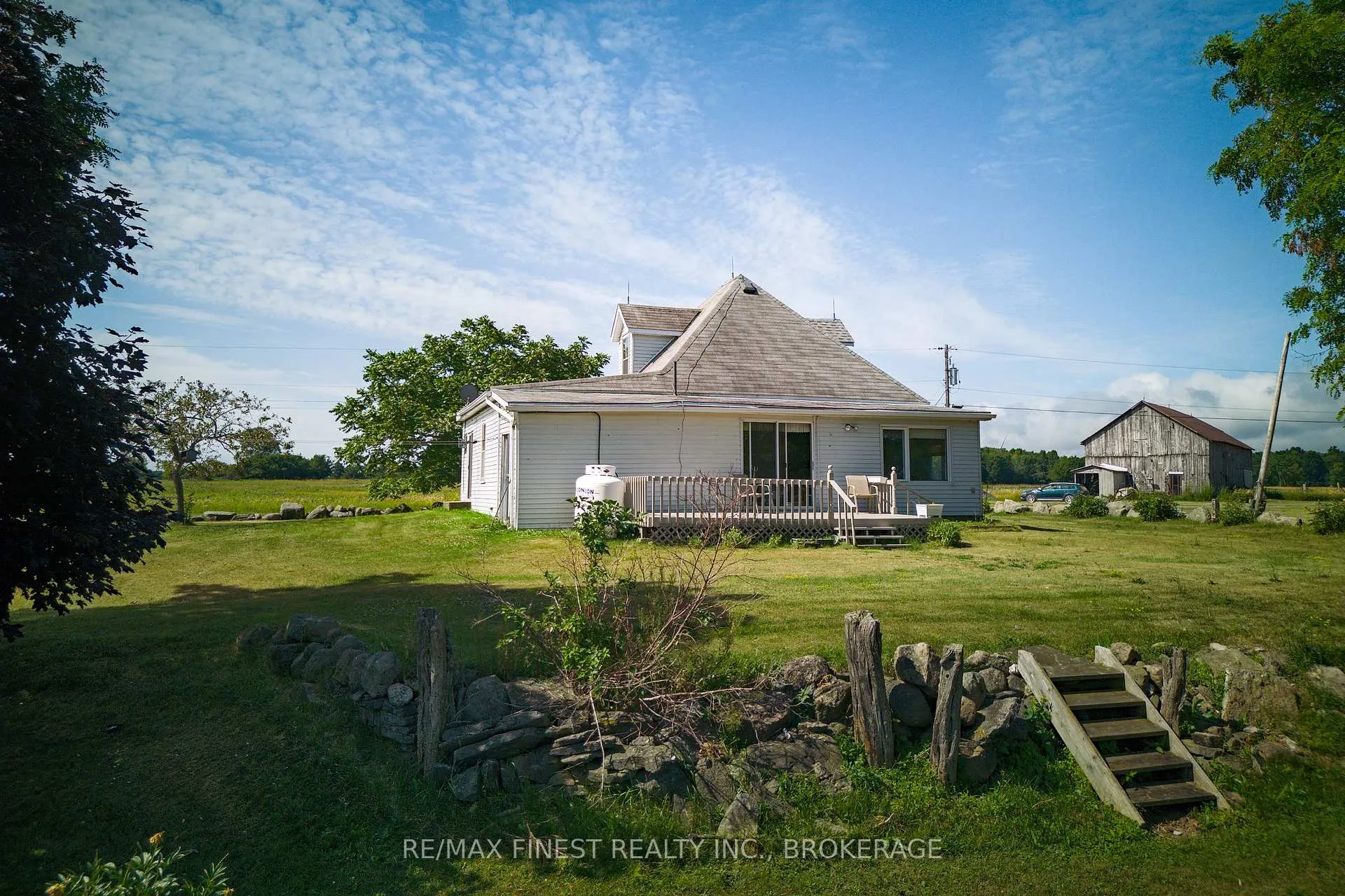 Photo 32 of 10 Front Road, Loyalist, Lennox and Addington - South — HOMEH