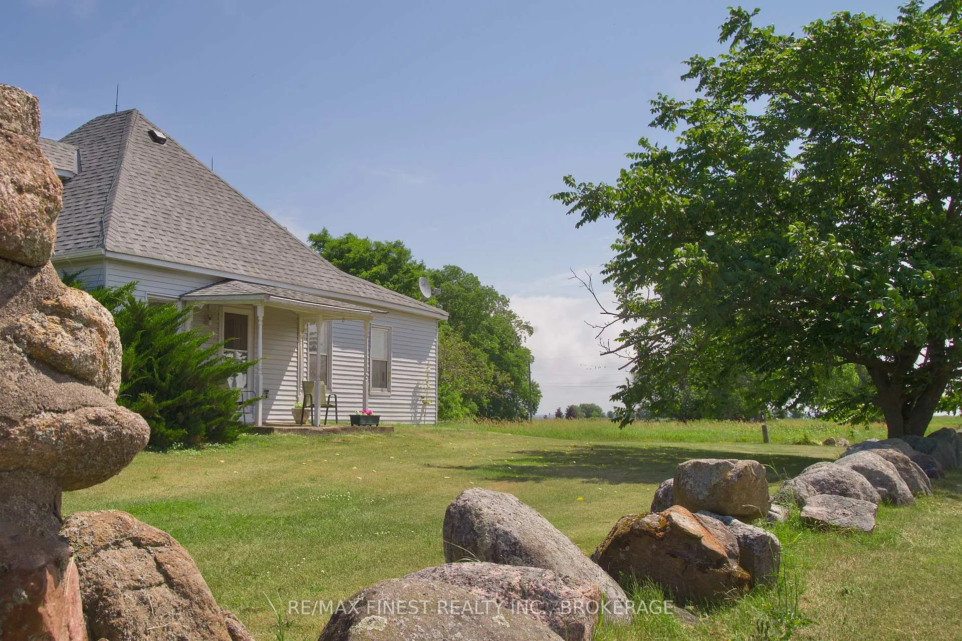 Photo 71 of 10 Front Road, Loyalist, Lennox and Addington - South — HOMEH