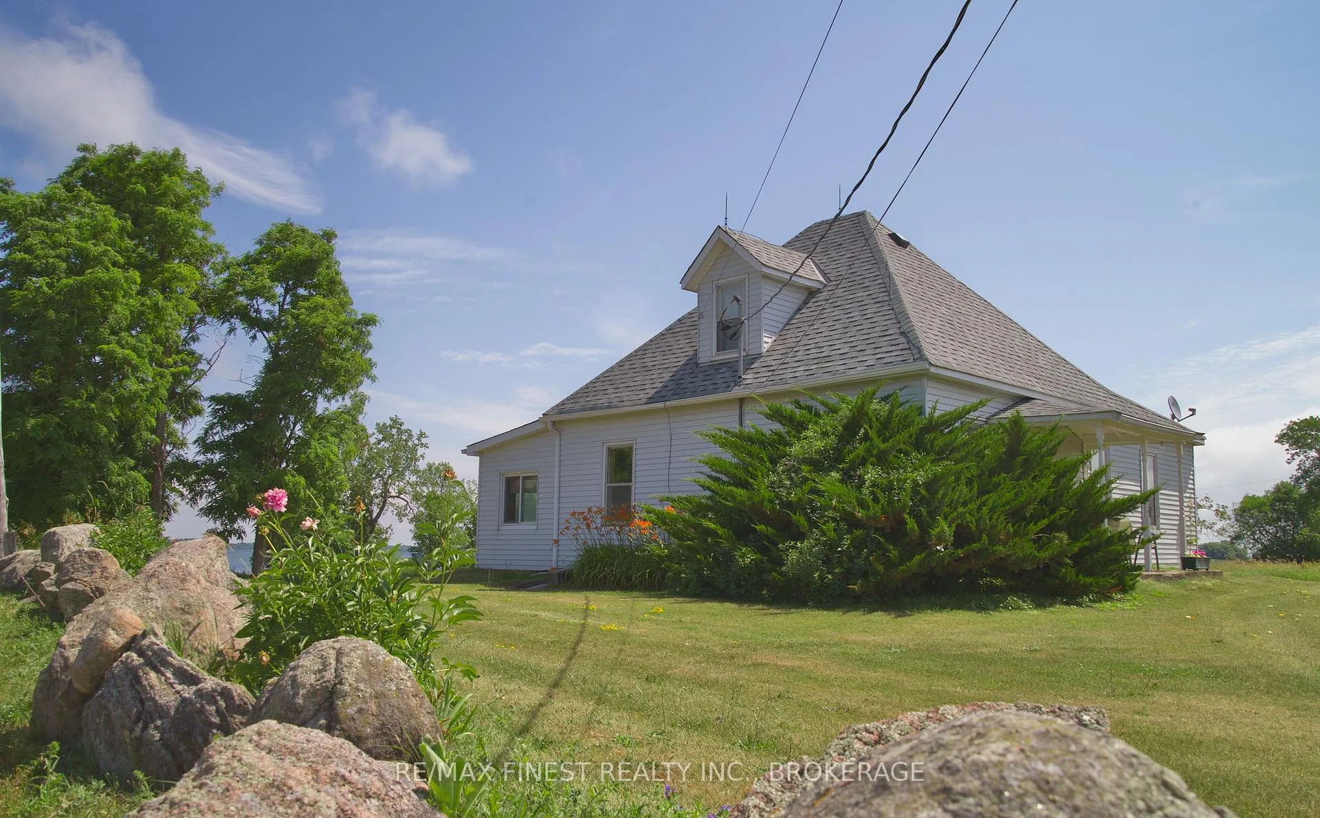 Photo 72 of 10 Front Road, Loyalist, Lennox and Addington - South — HOMEH