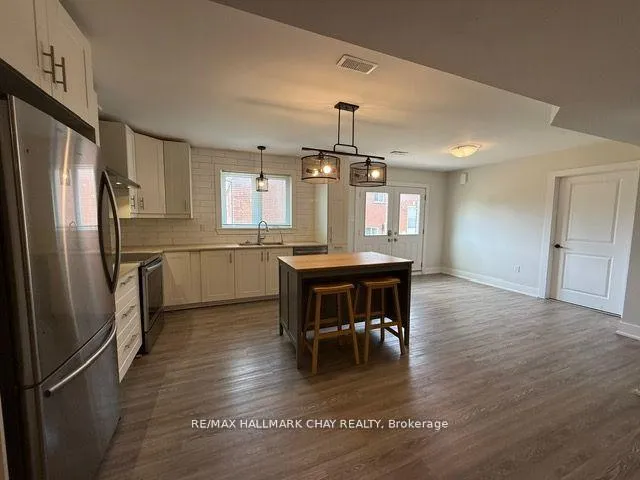 Photo 3 of Unit B, 893B Frederick Street, Innisfil, Rural Innisfil — HOMEH