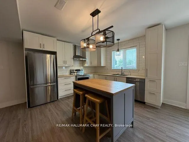 Photo 4 of Unit B, 893B Frederick Street, Innisfil, Rural Innisfil — HOMEH