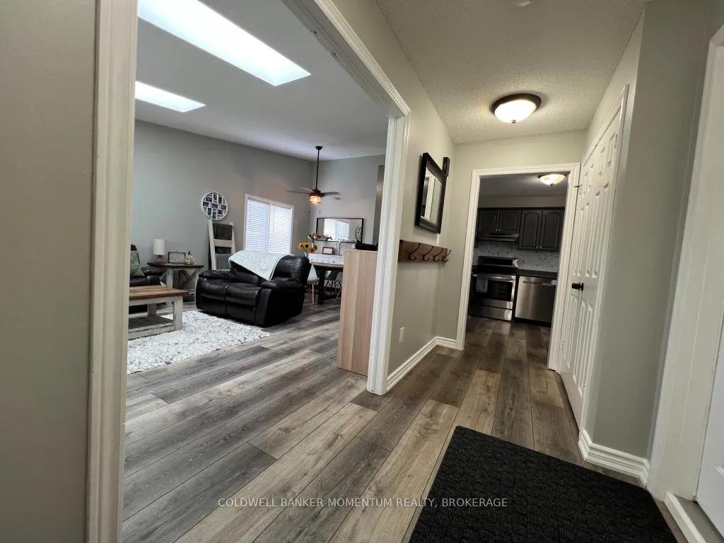 Photo 4 of 3933 Vineyard Crescent, Lincoln, Lincoln-Jordan/Vineland — HOMEH