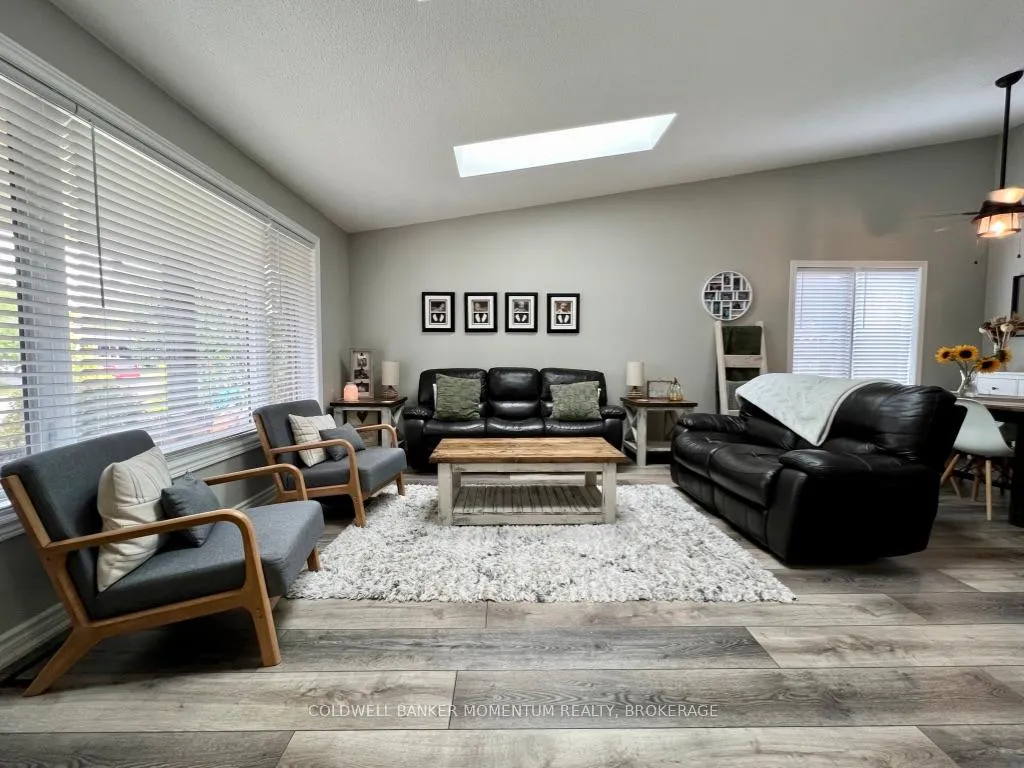 Photo 5 of 3933 Vineyard Crescent, Lincoln, Lincoln-Jordan/Vineland — HOMEH