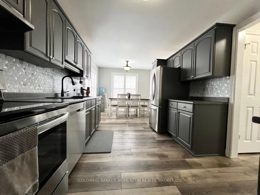 Photo 12 of 3933 Vineyard Crescent, Lincoln, Lincoln-Jordan/Vineland — HOMEH