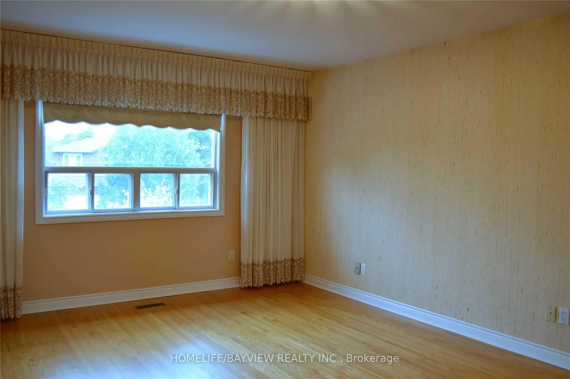 Photo 10 of 23 Arrowhead Drive, Vaughan, East Woodbridge — HOMEH