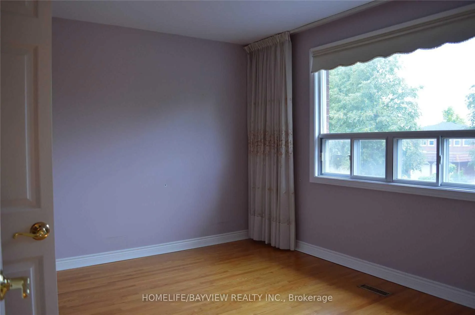 Photo 15 of 23 Arrowhead Drive, Vaughan, East Woodbridge — HOMEH