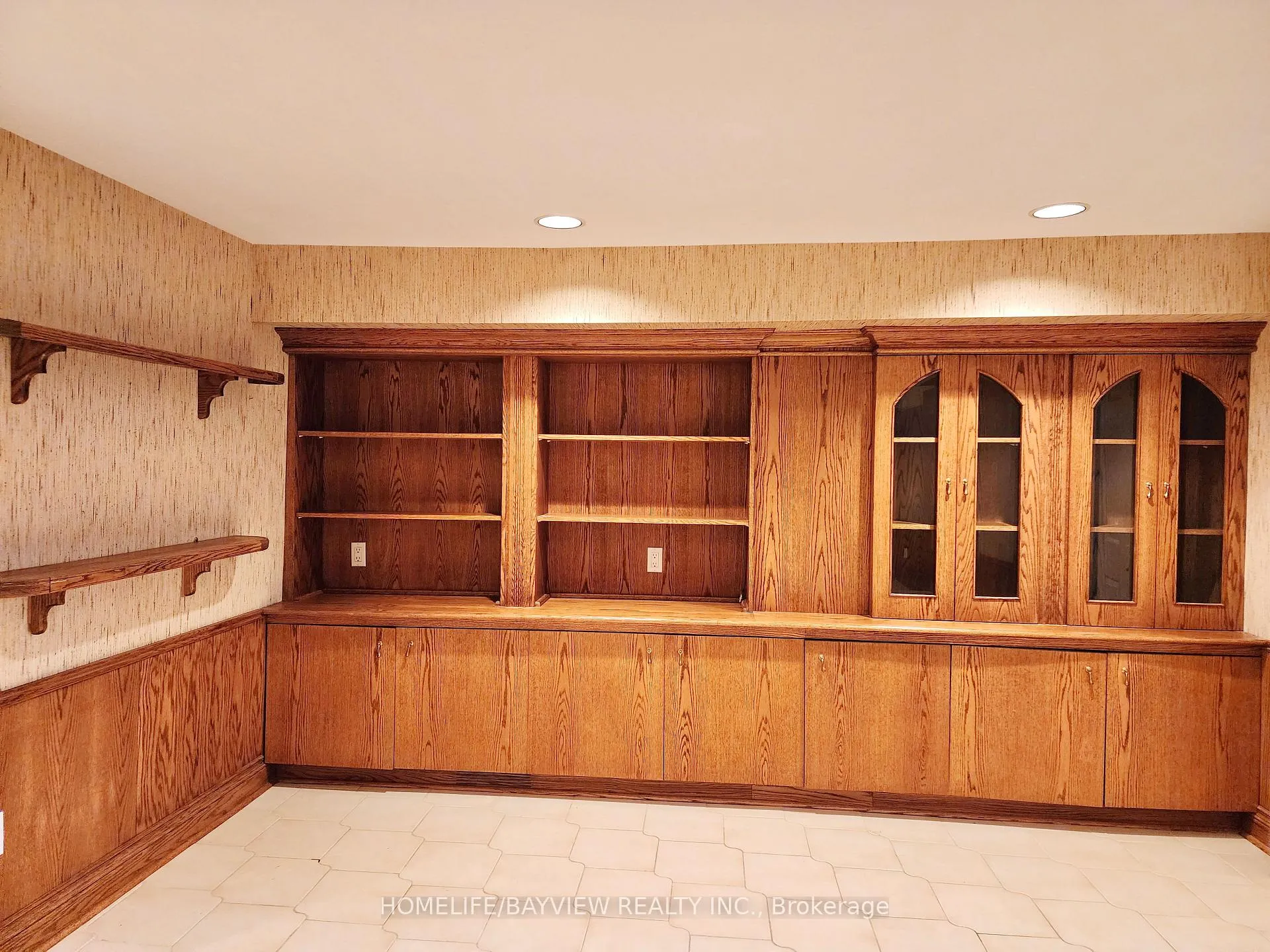 Photo 20 of 23 Arrowhead Drive, Vaughan, East Woodbridge — HOMEH