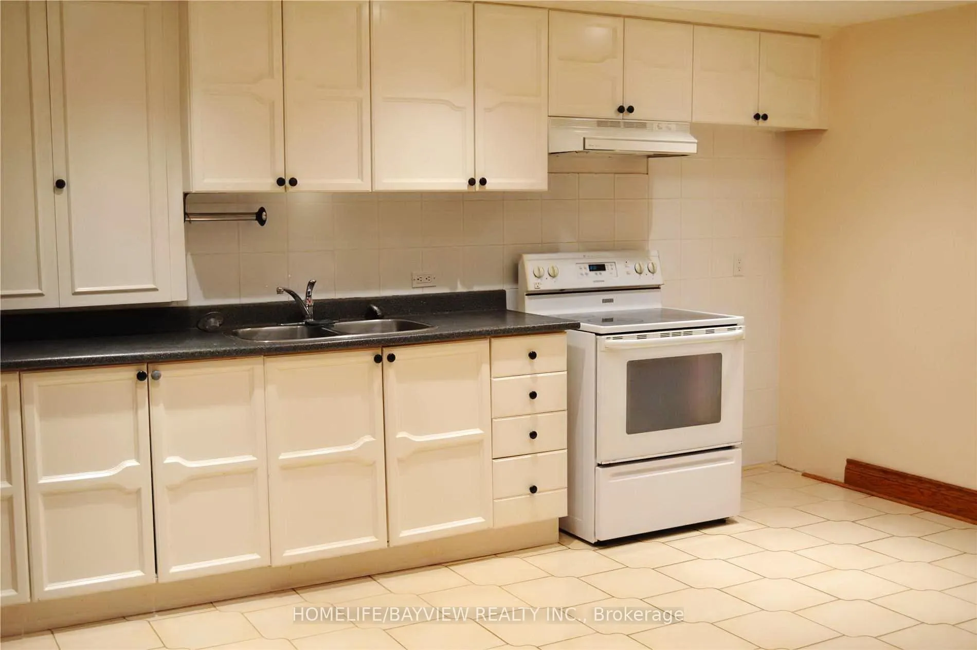 Photo 24 of 23 Arrowhead Drive, Vaughan, East Woodbridge — HOMEH